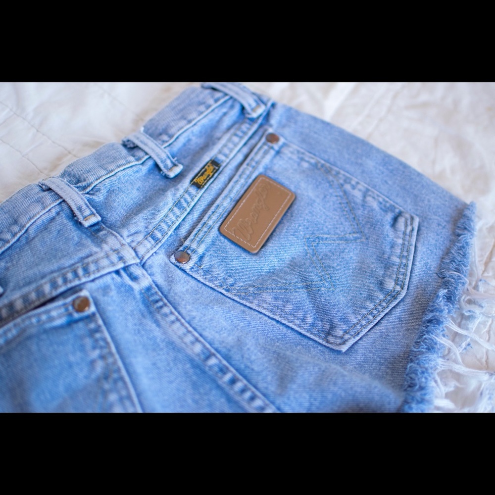 VTG WRANGLER DENIM CUTOFFS